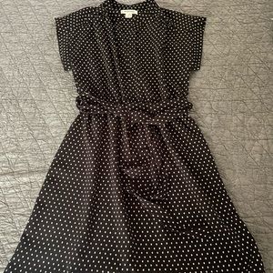 Monteau size M black and white polka dot rayon dress with tie. Fits like a 4.